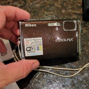 Nikon COOLPIX S52 Metallic Brown digital camera 9.0 MP 3x optical zoom